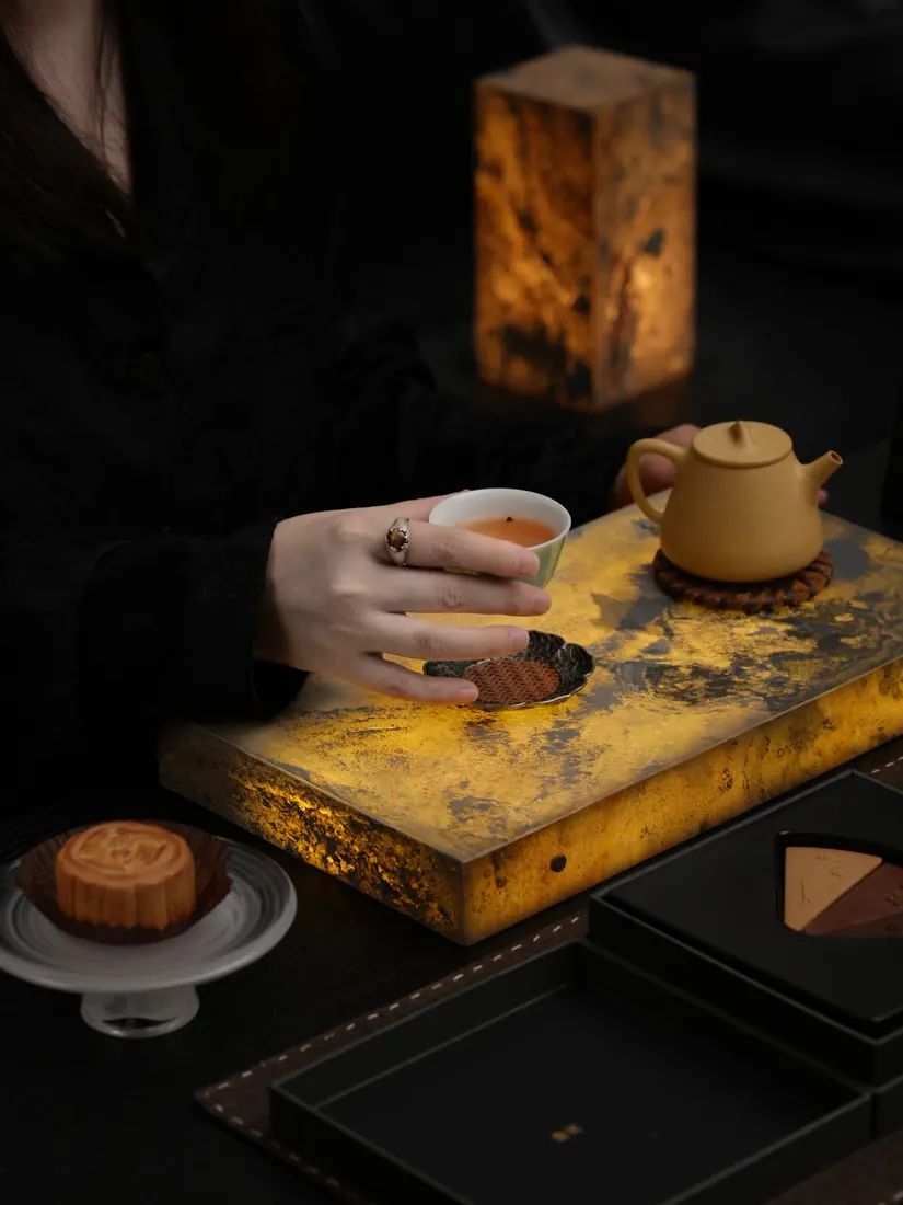 Phòng trà với khối đá ALOKA