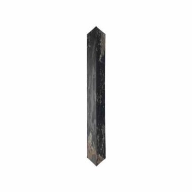 Cột cao sắc Hắc Nham khi tắt